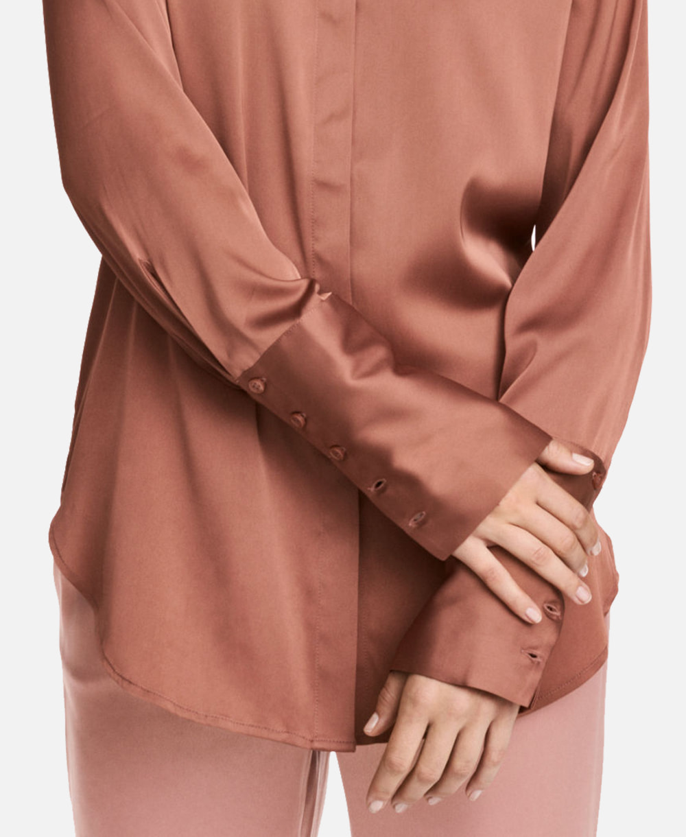 product2_4.jpg Satine Blouse - Image 3